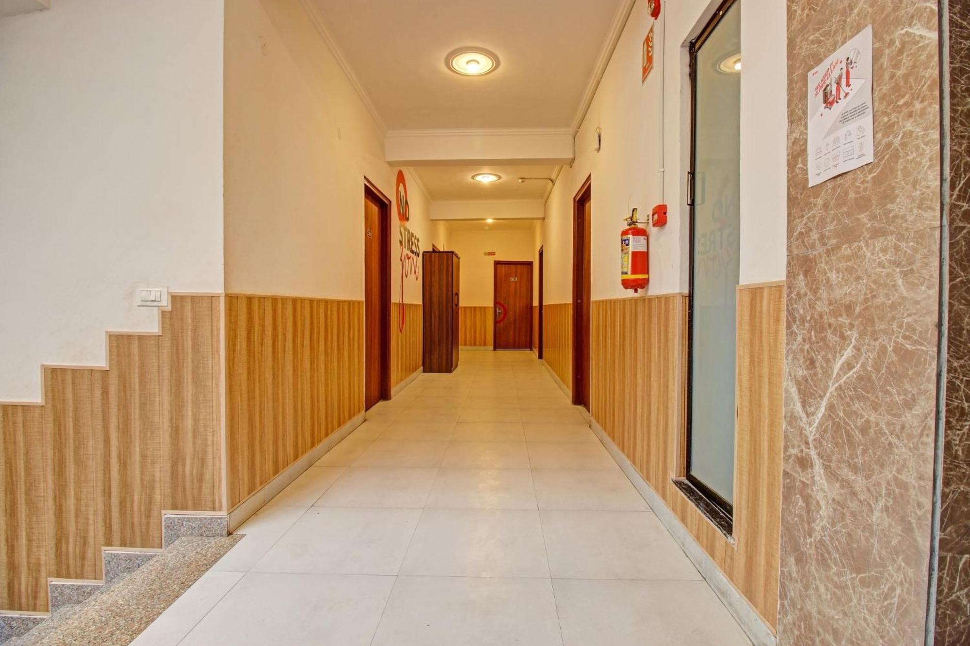 Super Townhouse Kachnar House Vikas Nagar Hotell Hasanganj Eksteriør bilde