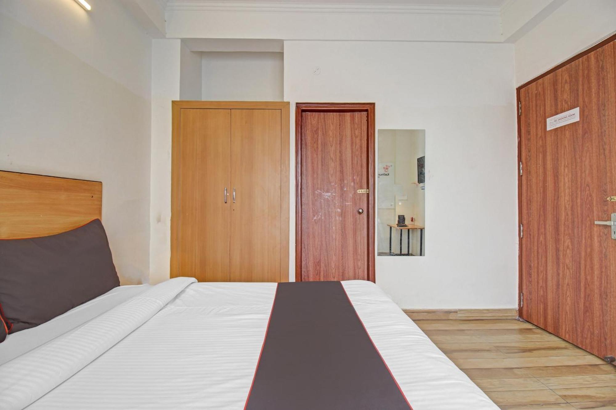 Super Townhouse Kachnar House Vikas Nagar Hotell Hasanganj Eksteriør bilde