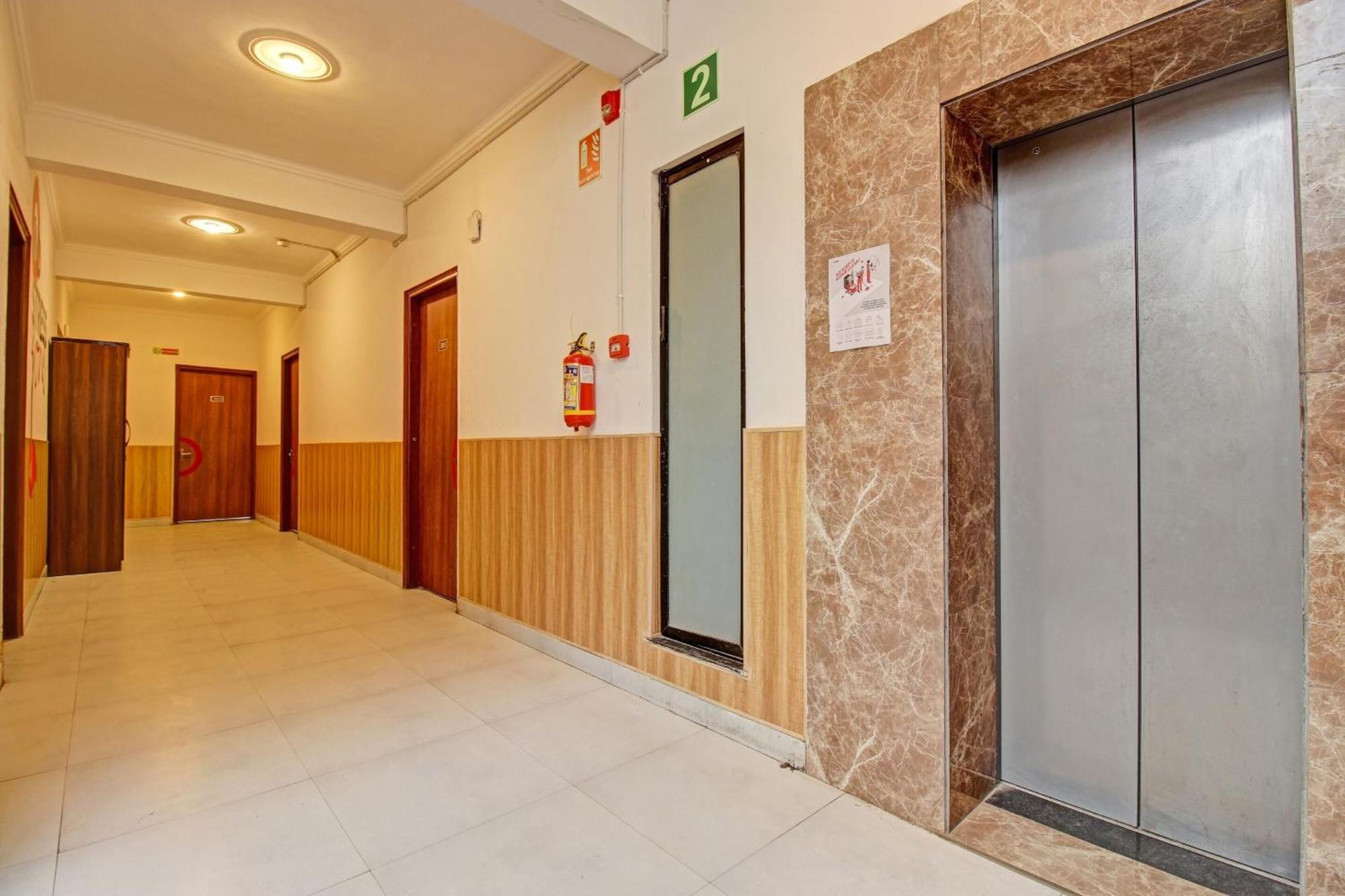 Super Townhouse Kachnar House Vikas Nagar Hotell Hasanganj Eksteriør bilde